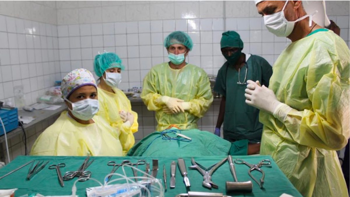 El equipo sanitario encabezado por Antonio Huete ayuda a cientos de congoleños