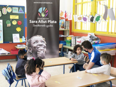 La Asociación Sara Allut Plata se traslada a los niños del CEIP Alfredo Molina Martín de La Fuentecica