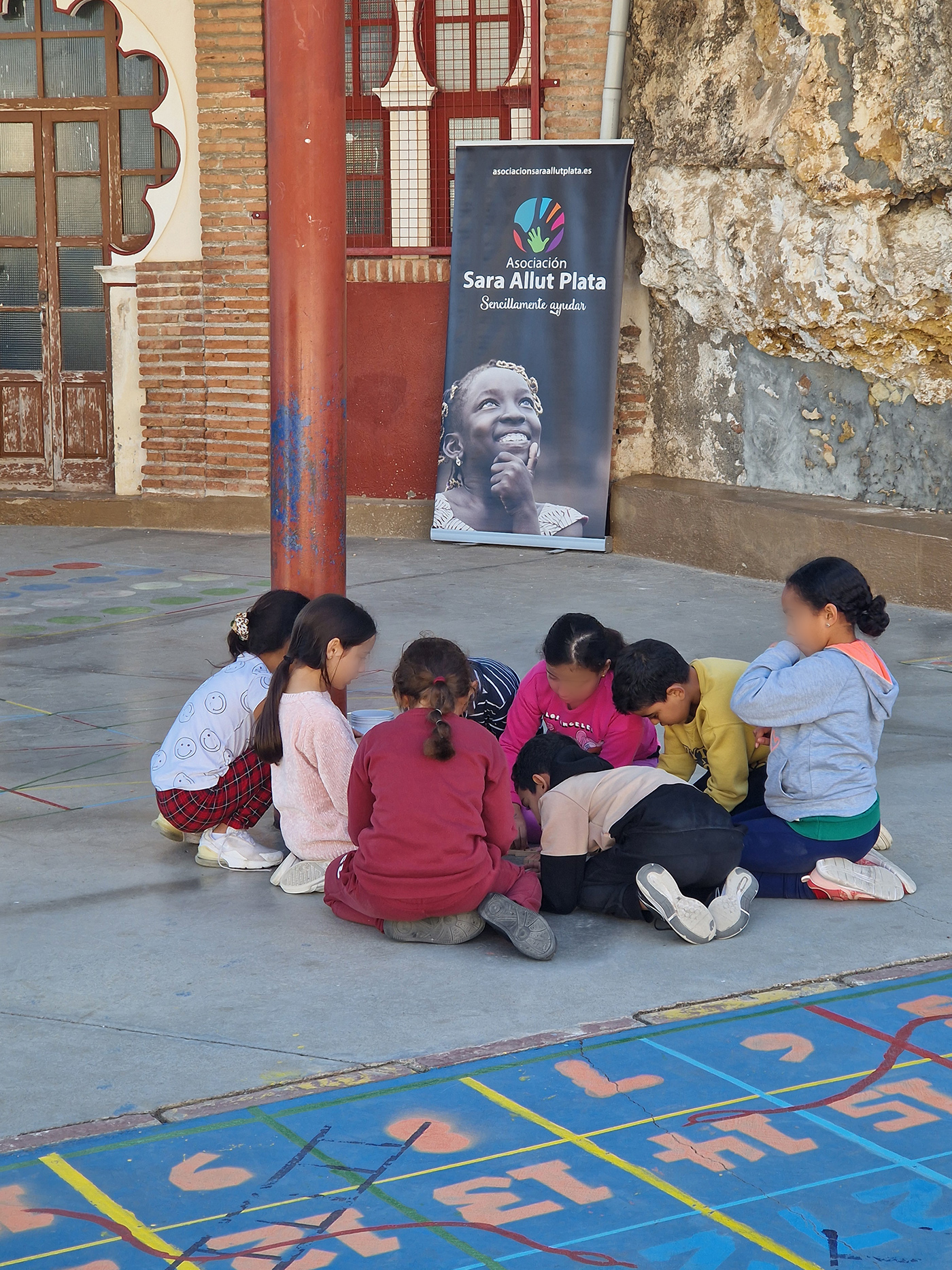 CONCIENCIACIÓN SOBRE LA POBREZA INFANTIL Y FOMENTO DE LA INTEGRACIÓN SOCIAL EN COLEGIOS - SARA ALLUT PLATA