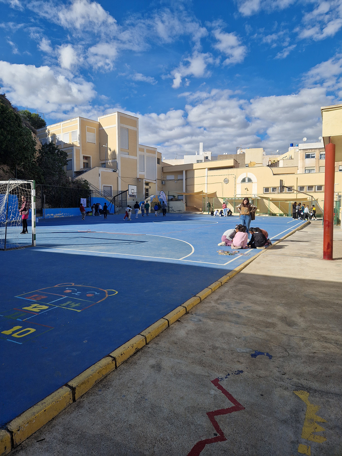 CONCIENCIACIÓN SOBRE LA POBREZA INFANTIL Y FOMENTO DE LA INTEGRACIÓN SOCIAL EN COLEGIOS - SARA ALLUT PLATA